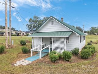 10 Manus Chapel Road, Mill Spring, NC 28756