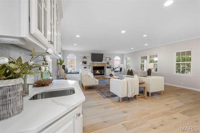 9345 Sonora Avenue, Brentwood, MO 63144