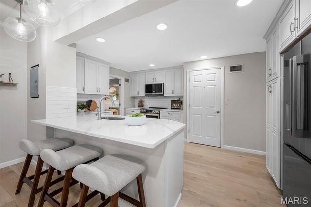 9345 Sonora Avenue, Brentwood, MO 63144