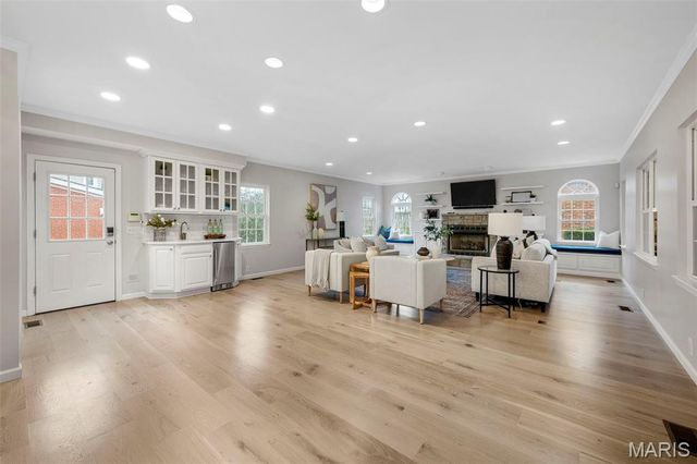 9345 Sonora Avenue, Brentwood, MO 63144