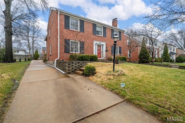 9345 Sonora Avenue, Brentwood, MO 63144