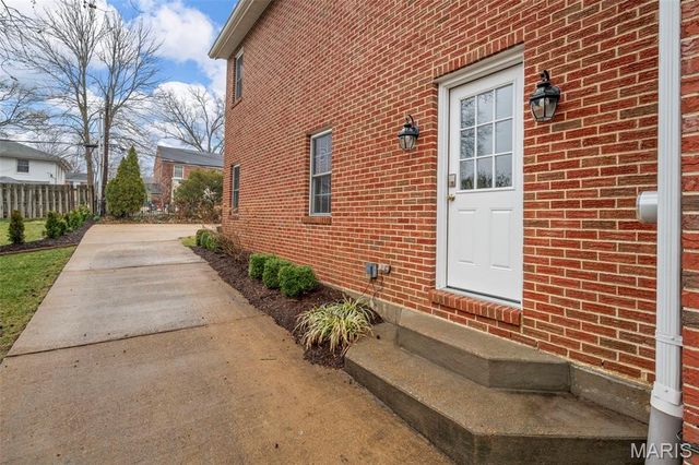 9345 Sonora Avenue, Brentwood, MO 63144