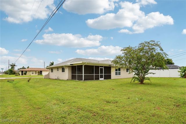 713 SE 35th ST, Cape Coral, FL 33904