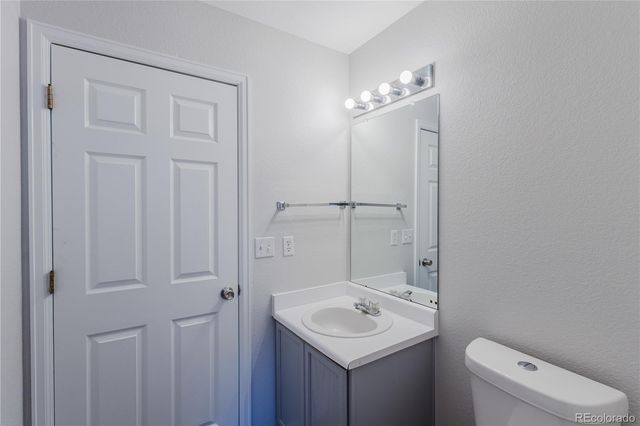 2180 S Uravan Street, Aurora, CO 80013