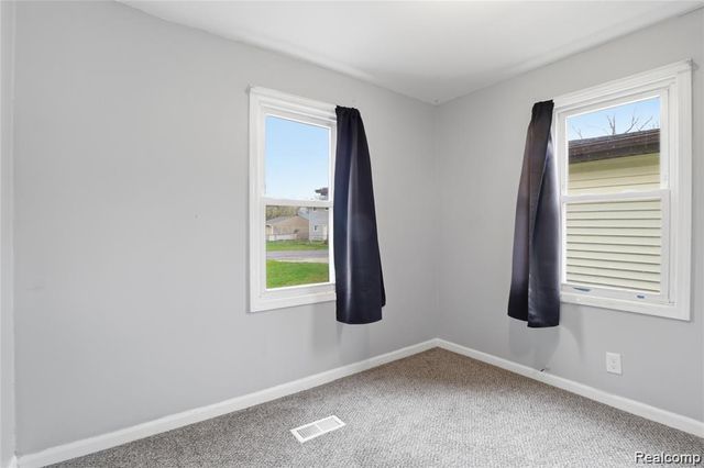 2164 Savoy Avenue, Burton, MI 48529