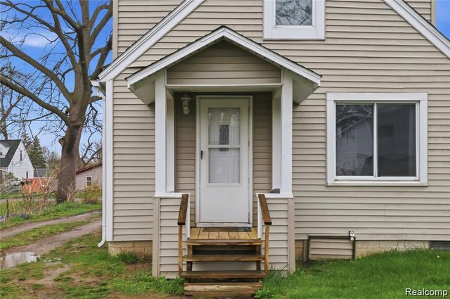 2164 Savoy Avenue, Burton, MI 48529