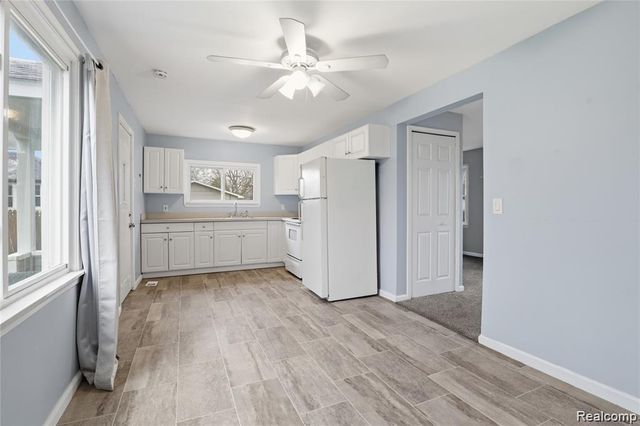 2164 Savoy Avenue, Burton, MI 48529