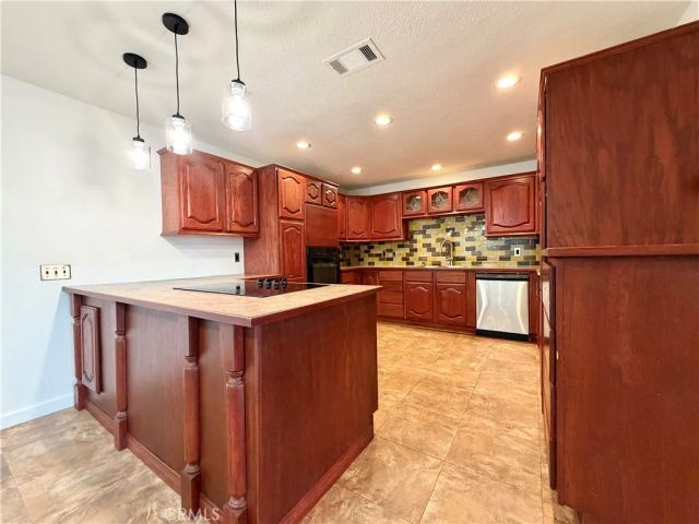 23775 Cruise Circle Drive, Canyon Lake, CA 92587