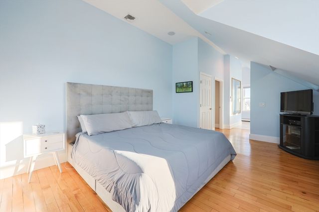 40 Channel St, Hull, MA 02045