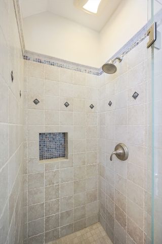 40 Channel St, Hull, MA 02045