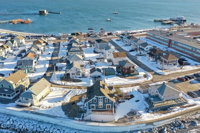 40 Channel St, Hull, MA 02045