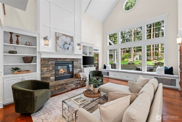 1051 Papago Drive, Fox Island, WA 98333