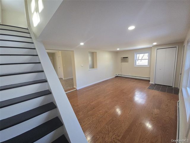 91 Holloran Road, New Windsor, NY 12553