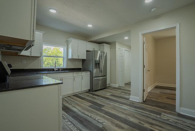 809 W Crawford Street, Dalton, GA 30720
