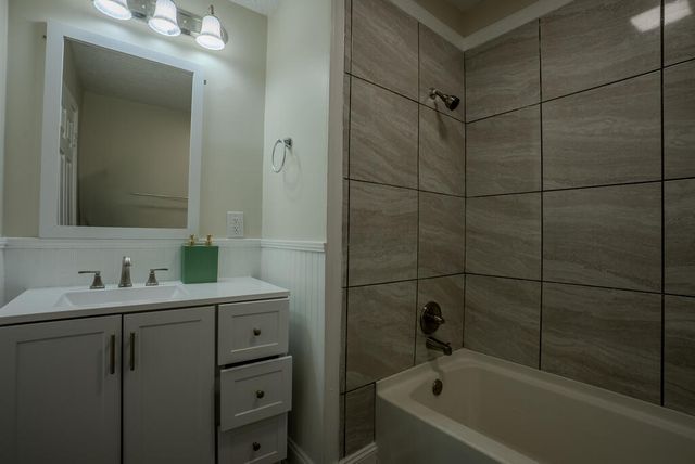 809 W Crawford Street, Dalton, GA 30720