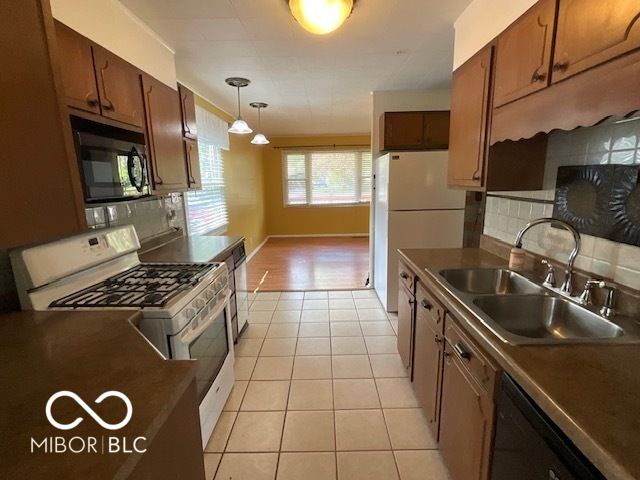 1935 Randall Road, Indianapolis, IN 46240