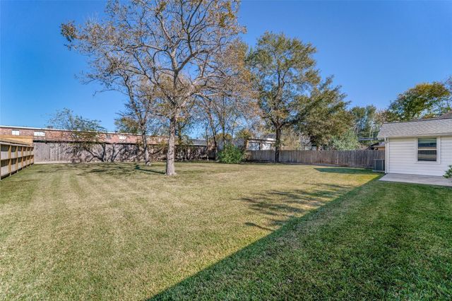 4502 Brookwoods Drive, Houston, TX 77092