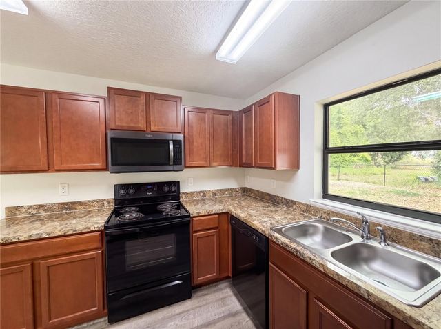 2440 BRACKNELL FOREST TRAIL, Tavares, FL 32778