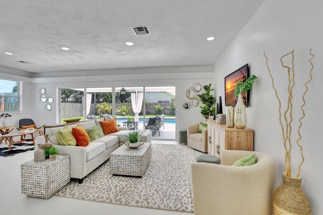 832 SW 10th Avenue, Boca Raton, FL 33486