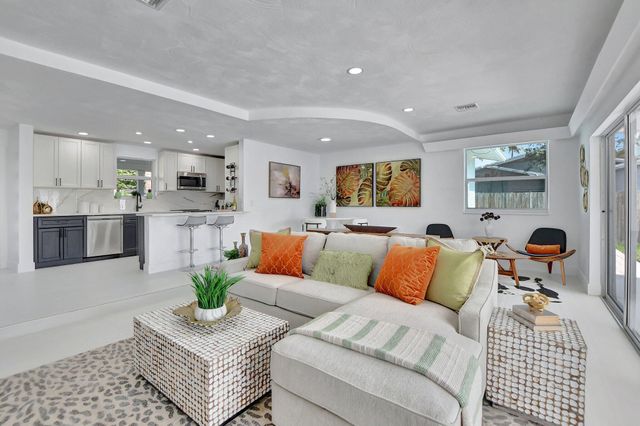 832 SW 10th Avenue, Boca Raton, FL 33486