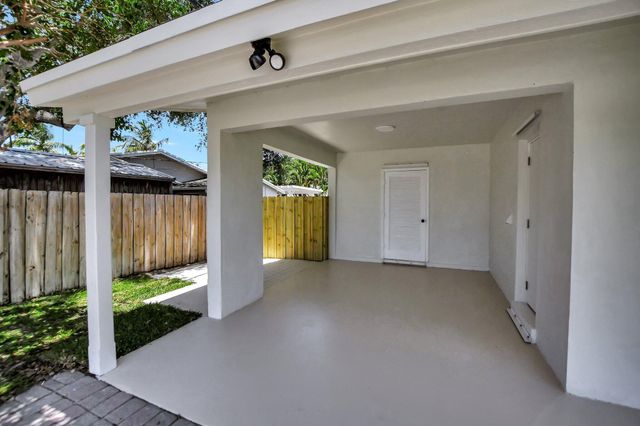832 SW 10th Avenue, Boca Raton, FL 33486