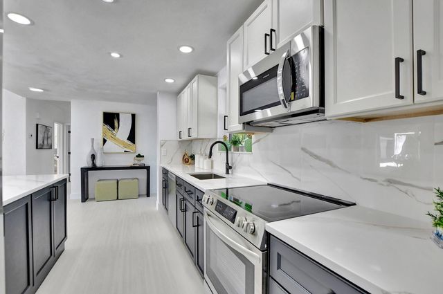 832 SW 10th Avenue, Boca Raton, FL 33486