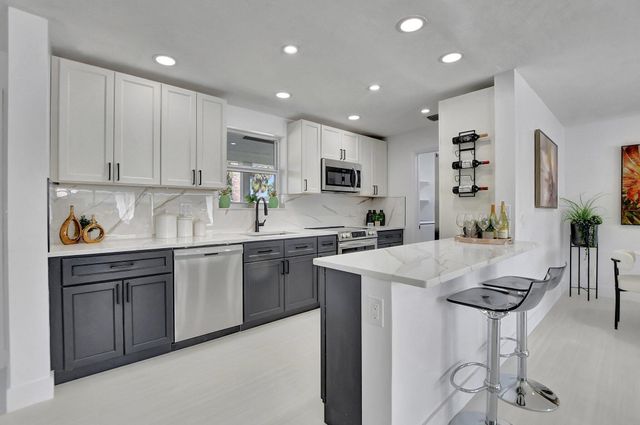 832 SW 10th Avenue, Boca Raton, FL 33486