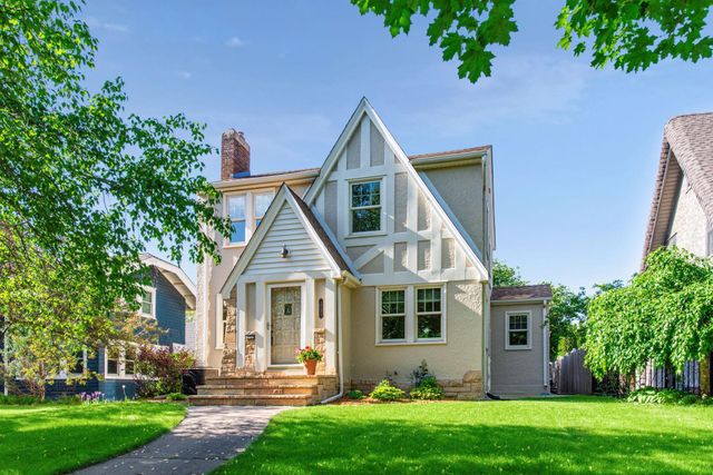 1731 Hillcrest Avenue, Saint Paul, MN 55116