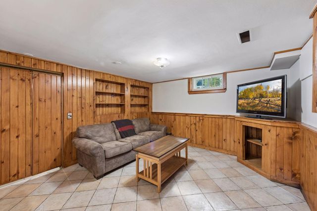 1731 Hillcrest Avenue, Saint Paul, MN 55116