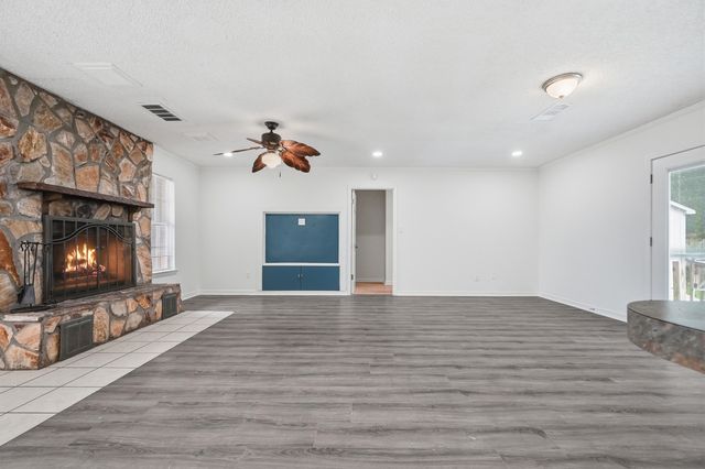 32 Cascabellas Street, Mary Esther, FL 32569