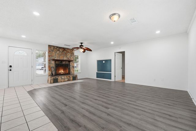 32 Cascabellas Street, Mary Esther, FL 32569