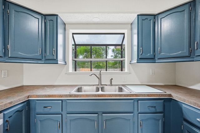 32 Cascabellas Street, Mary Esther, FL 32569
