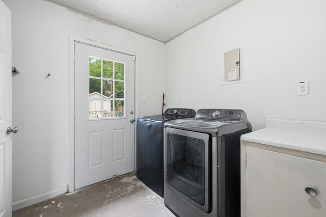 32 Cascabellas Street, Mary Esther, FL 32569