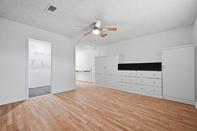 32 Cascabellas Street, Mary Esther, FL 32569