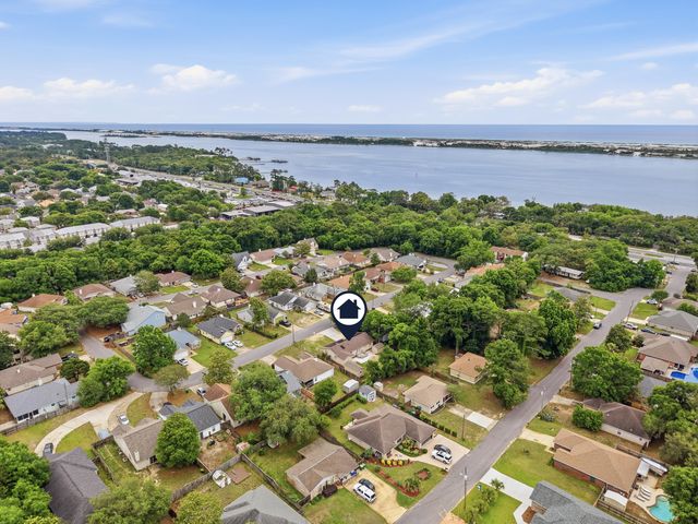32 Cascabellas Street, Mary Esther, FL 32569