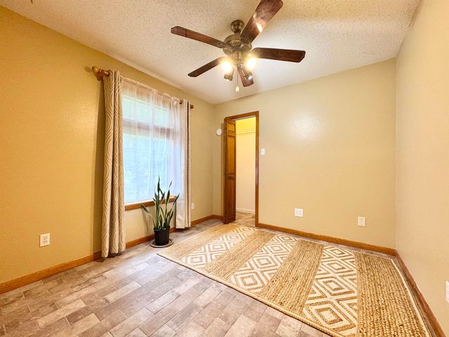 307 Locklear Avenue, Longview, TX 75605