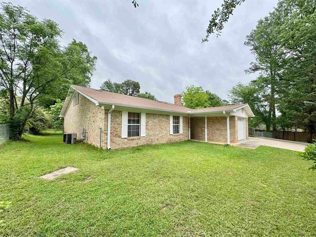 307 Locklear Avenue, Longview, TX 75605