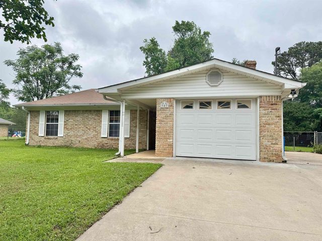 307 Locklear Avenue, Longview, TX 75605