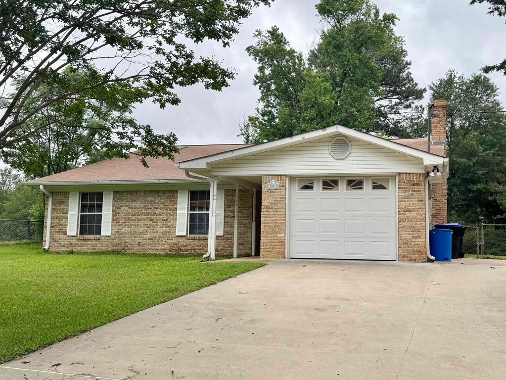 307 Locklear Avenue, Longview, TX 75605