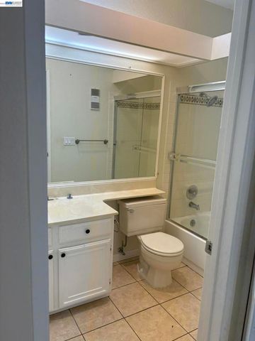 3663 Oakwood Ter 211, Fremont, CA 94536