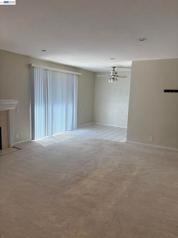 3663 Oakwood Ter 211, Fremont, CA 94536