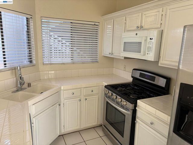 3663 Oakwood Ter 211, Fremont, CA 94536
