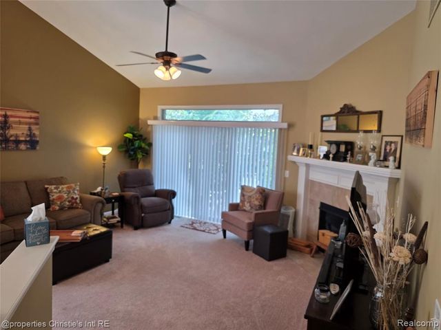 41321 Chestnut Drive, Clinton Township, MI 48038