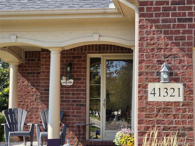 41321 Chestnut Drive, Clinton Township, MI 48038