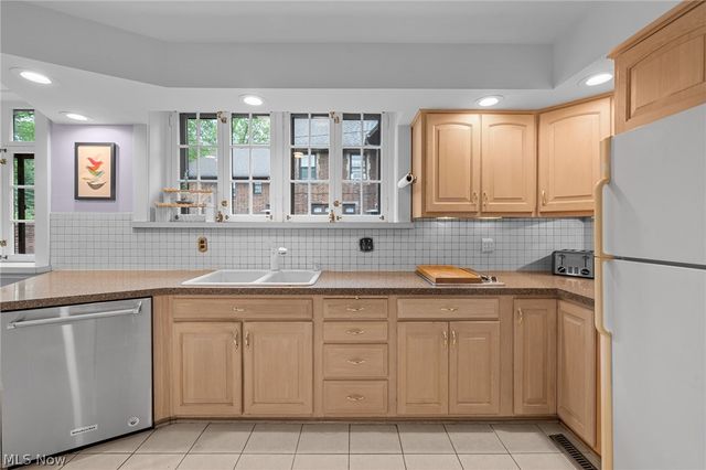 14211 Larchmere Boulevard, Shaker Heights, OH 44120