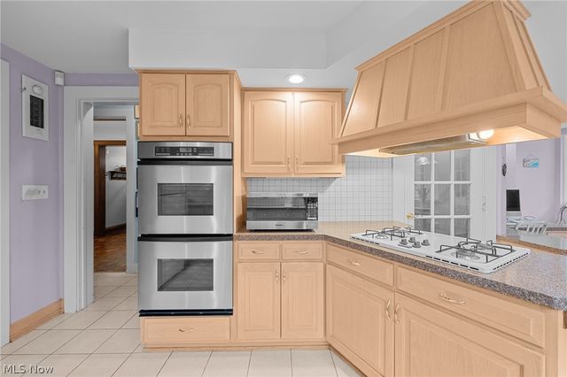 14211 Larchmere Boulevard, Shaker Heights, OH 44120