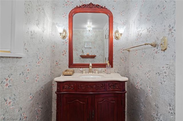 14211 Larchmere Boulevard, Shaker Heights, OH 44120