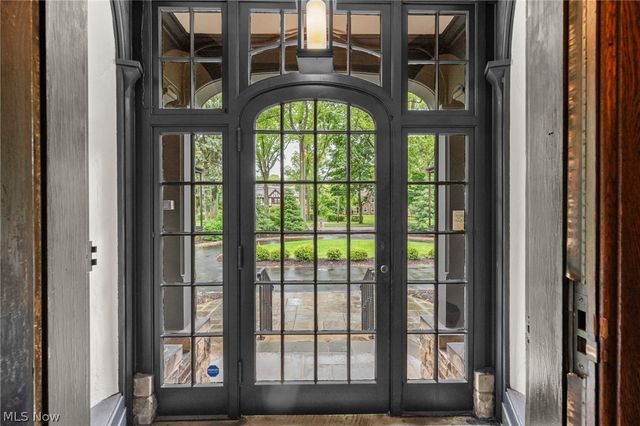 14211 Larchmere Boulevard, Shaker Heights, OH 44120
