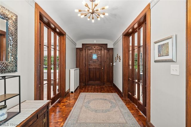 14211 Larchmere Boulevard, Shaker Heights, OH 44120