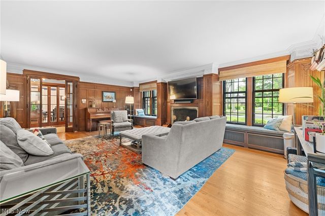 14211 Larchmere Boulevard, Shaker Heights, OH 44120